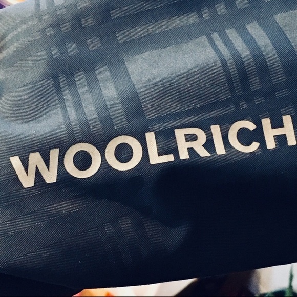 Woolrich Puffer Jacket w/ Removable Hood - Picture 3 of 13